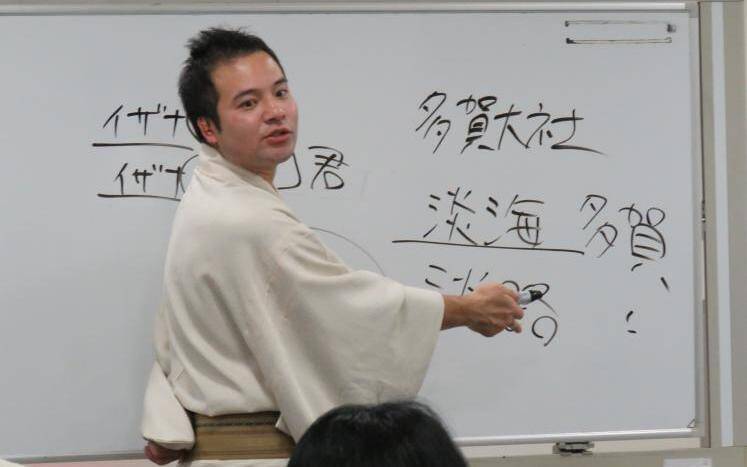 コンビニの2倍以上もある神社。初詣はどこへ行く?落語家・桂竹千代さんの神様講座まとめ｜落語DE古事記｜桂竹千代 - 幻冬舎plus